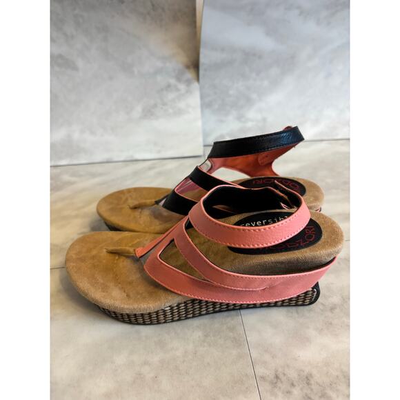 Modzori Zoey Women's Mid Wedge Reversible Sandal Coral Black Size 6 - Picture 3 of 6